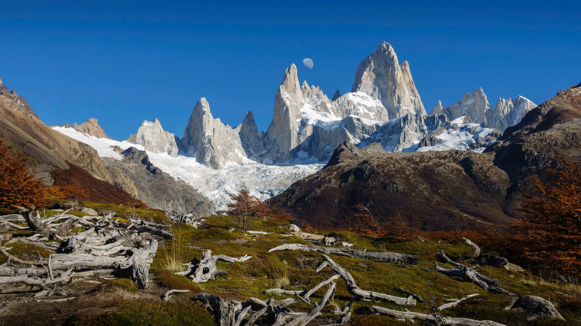 Vistas del cerro Fitz Roy desde el trekking a laguna Los Tres
