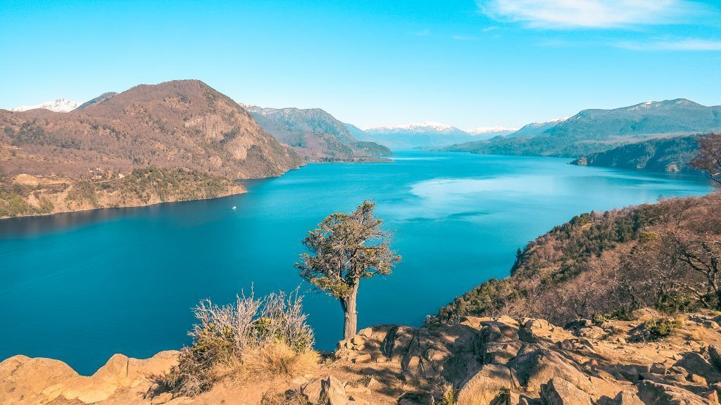 Bandurrias viewpoint and views of Lake Lácar